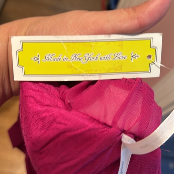 She cold shoulder top - Picture 6 of 7